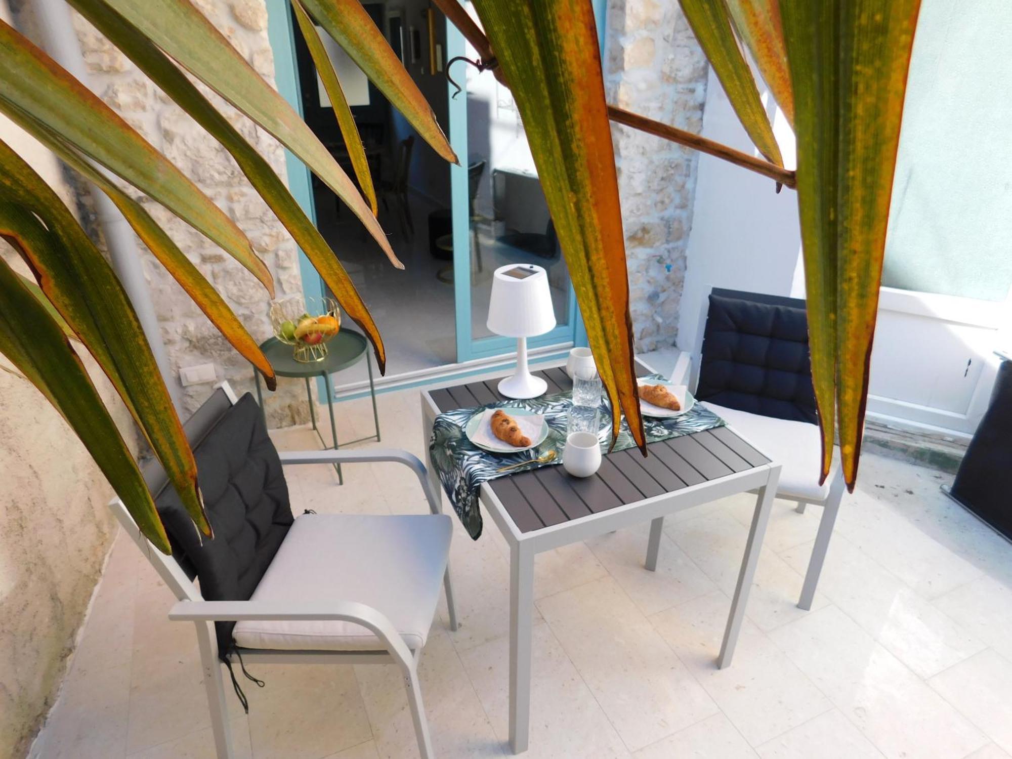 Bezauberndes Steinhaus Mit Garten In Der Altstadt Von Rovinj Kültér fotó