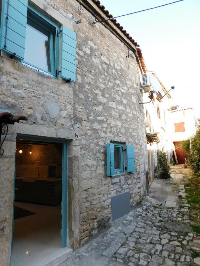 Bezauberndes Steinhaus Mit Garten In Der Altstadt Von Rovinj Kültér fotó